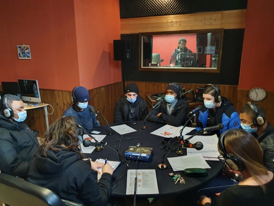 Émission de radio sur le thème « Égalité entre les hommes et les femmes »
