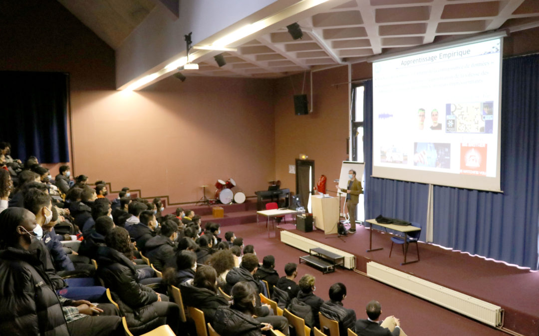 Conférence du professeur Stéphane Mallet du Collège de France sur  » Les Mystères mathématiques de l’intelligence artificielle »